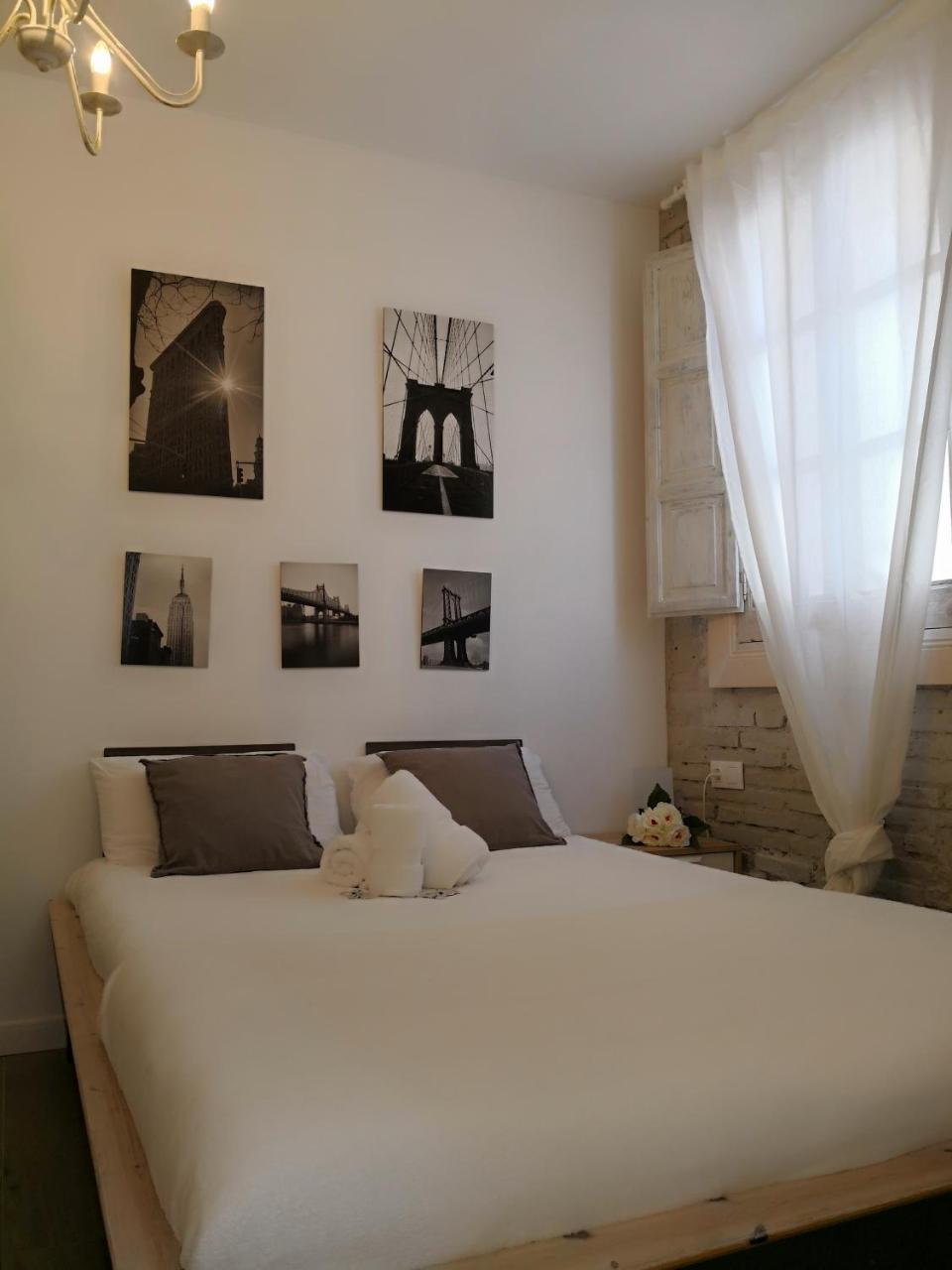 Suites By Eric Olsan فالنسيا المظهر الخارجي الصورة
